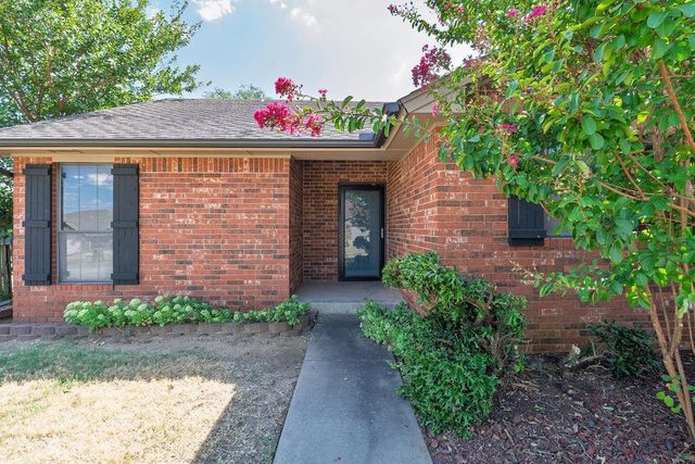 1209 Castle Creek Street, Shawnee, OK 74804
