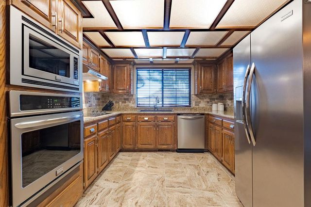 1209 Castle Creek Street, Shawnee, OK 74804