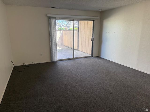 1916 Knolls Dr, Santa Rosa, CA 95405