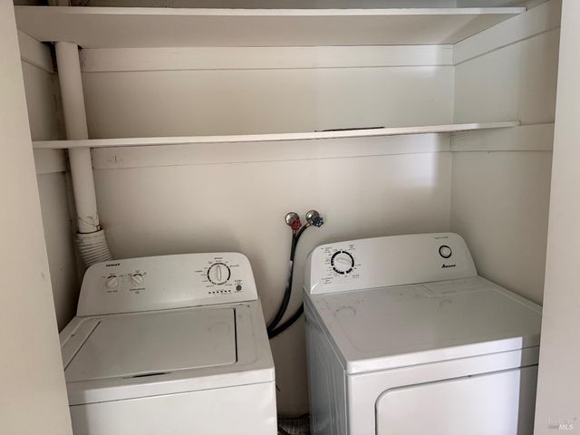 1916 Knolls Dr, Santa Rosa, CA 95405