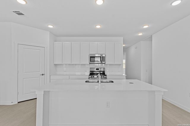 518 Lew Pass, San Antonio, TX 78221