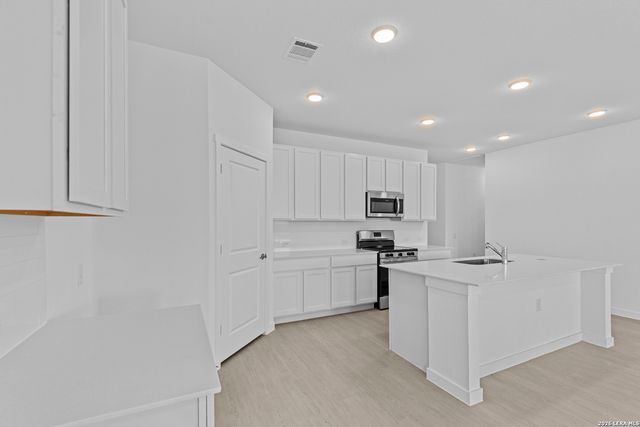 518 Lew Pass, San Antonio, TX 78221