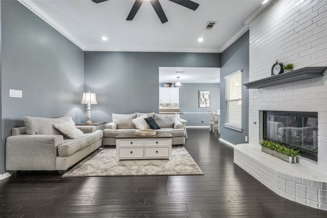 2209 Whispering Oaks, Denton, TX 76209