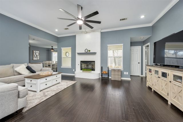 2209 Whispering Oaks, Denton, TX 76209