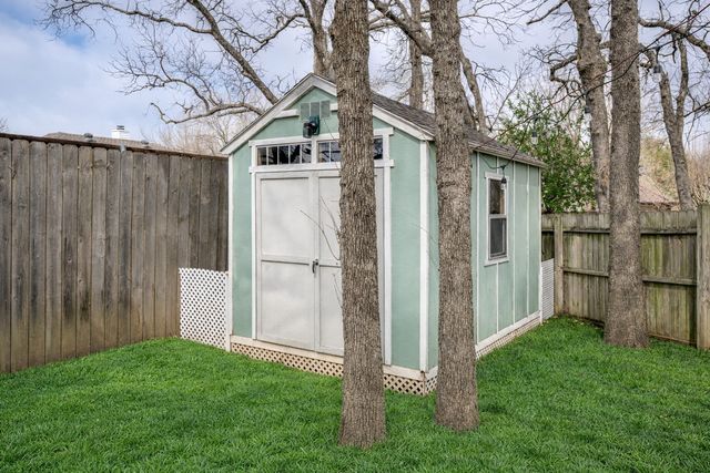 2209 Whispering Oaks, Denton, TX 76209