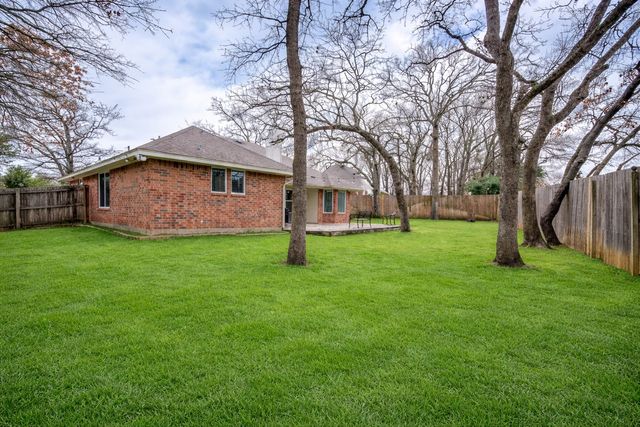 2209 Whispering Oaks, Denton, TX 76209