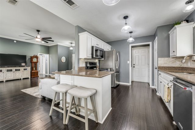 2209 Whispering Oaks, Denton, TX 76209