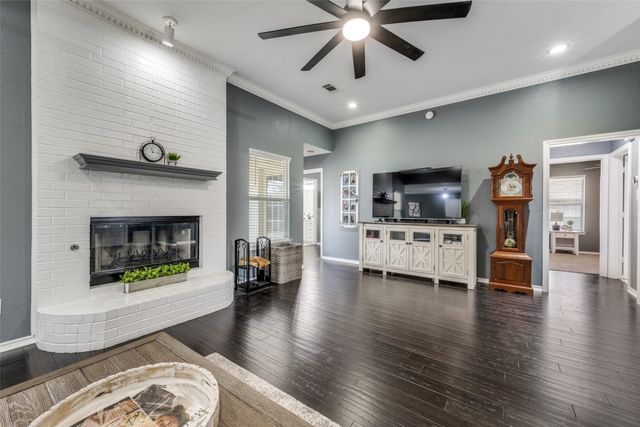 2209 Whispering Oaks, Denton, TX 76209