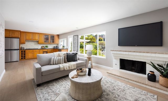 100 Wildwood 8, Irvine, CA 92604