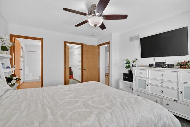 4990 Glacier View Drive, Milton, WI 53563