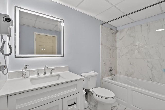 4990 Glacier View Drive, Milton, WI 53563