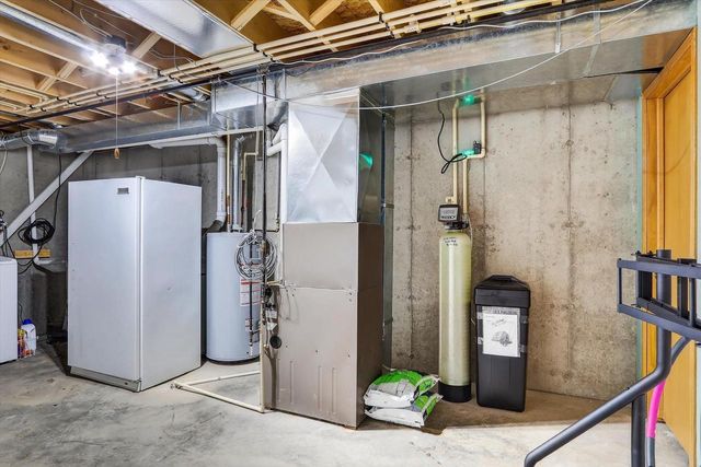 4990 Glacier View Drive, Milton, WI 53563