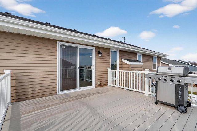 4990 Glacier View Drive, Milton, WI 53563