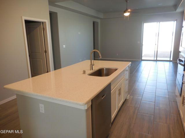 833 Paseo Dulce Avenue, Horizon City, TX 79928