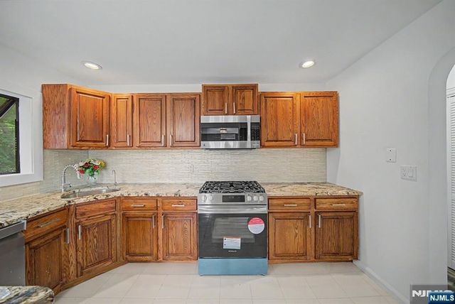 433 Louisa Avenue, Wyckoff, NJ 07481