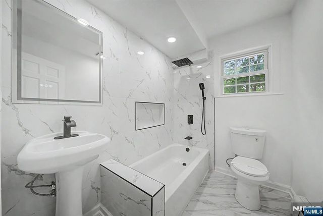 433 Louisa Avenue, Wyckoff, NJ 07481