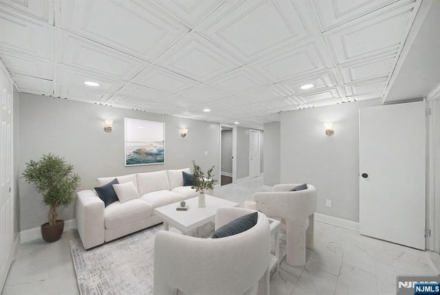 433 Louisa Avenue, Wyckoff, NJ 07481