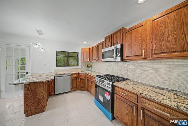 433 Louisa Avenue, Wyckoff, NJ 07481