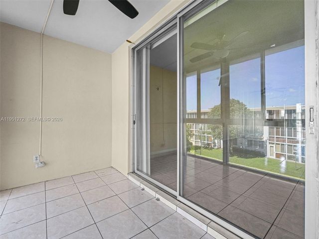 6005 Del Lago Cir 305, Sunrise, FL 33313