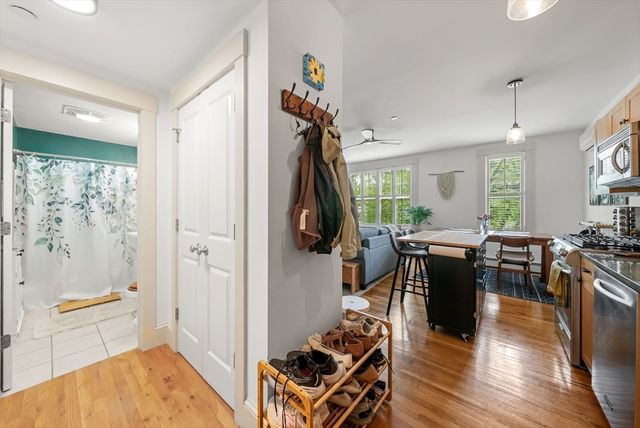 432 Norfolk St 2G, Somerville, MA 02143