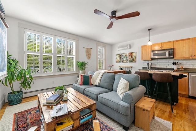 432 Norfolk St 2G, Somerville, MA 02143