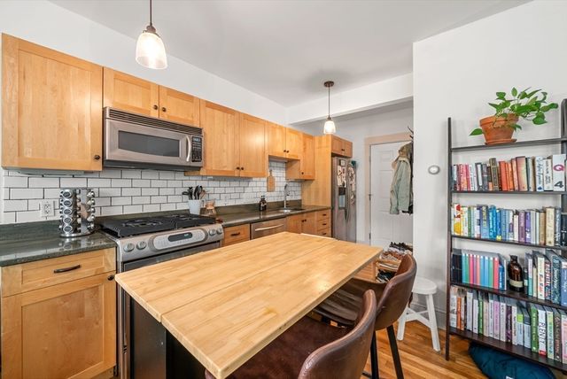 432 Norfolk St 2G, Somerville, MA 02143