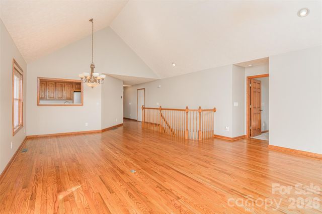 299 Carriage Summitt Way, Hendersonville, NC 28791