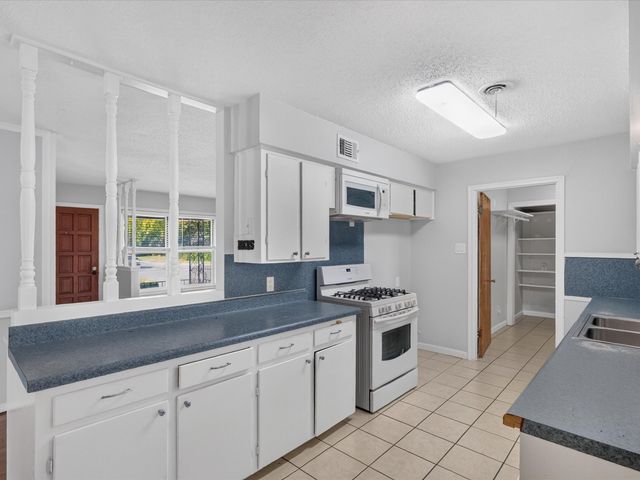 8133 Cavalier Circle, Dallas, TX 75227