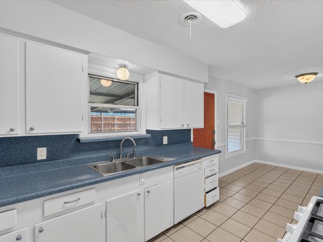 8133 Cavalier Circle, Dallas, TX 75227