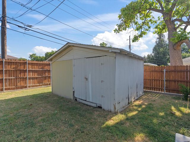 8133 Cavalier Circle, Dallas, TX 75227