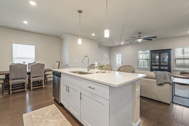 1614 Espy Aly, Hermitage, TN 37076