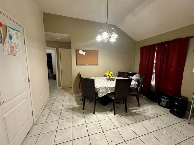 1303 E Hancock St, Beeville, TX 78102