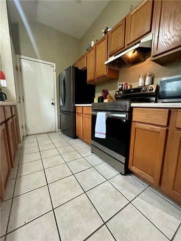 1303 E Hancock St, Beeville, TX 78102