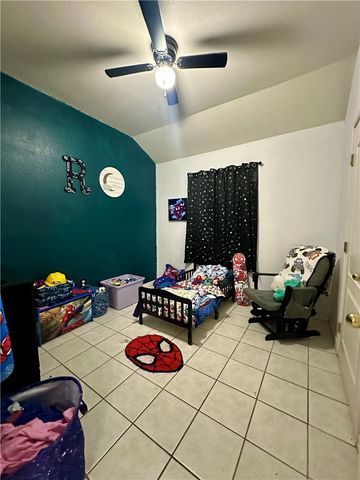 1303 E Hancock St, Beeville, TX 78102