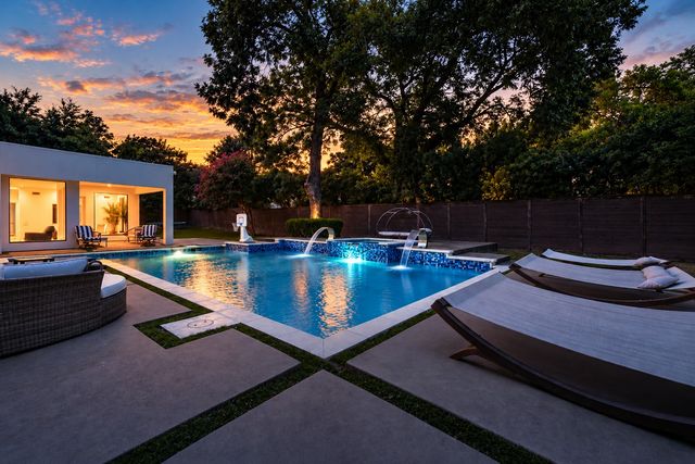 6321 Spring Valley Road, Dallas, TX 75254