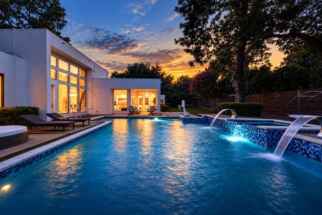 6321 Spring Valley Road, Dallas, TX 75254