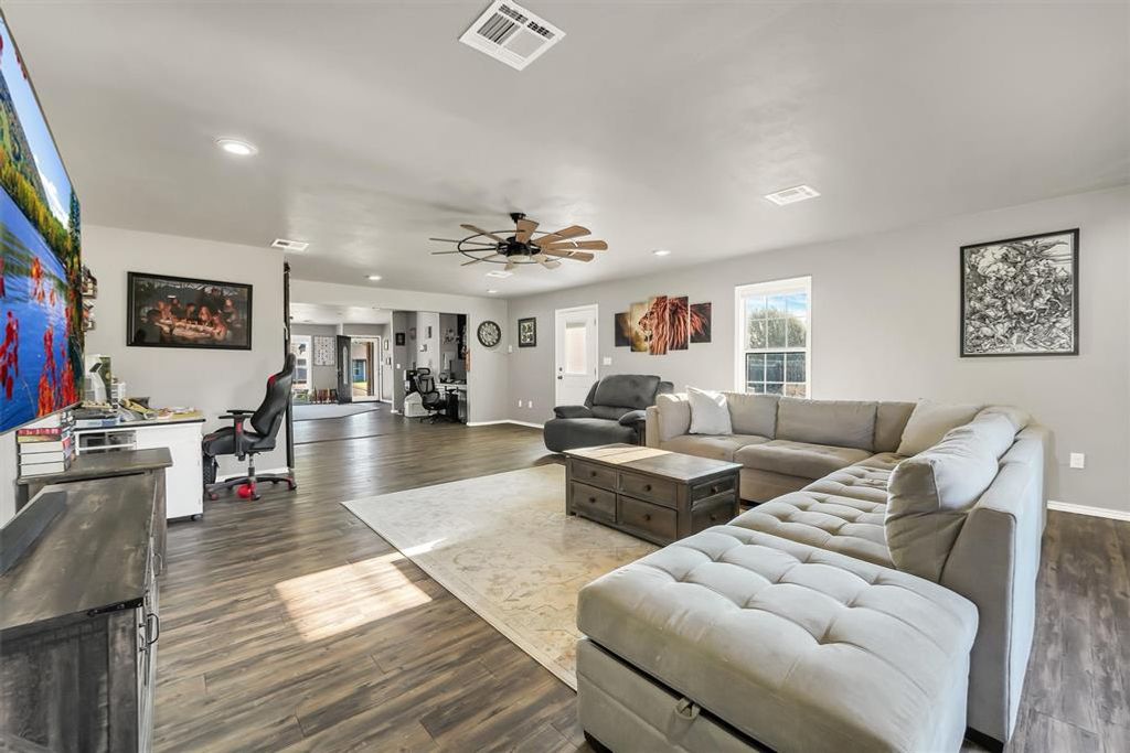 208 S Mockingbird Drive, Altus, OK 73521