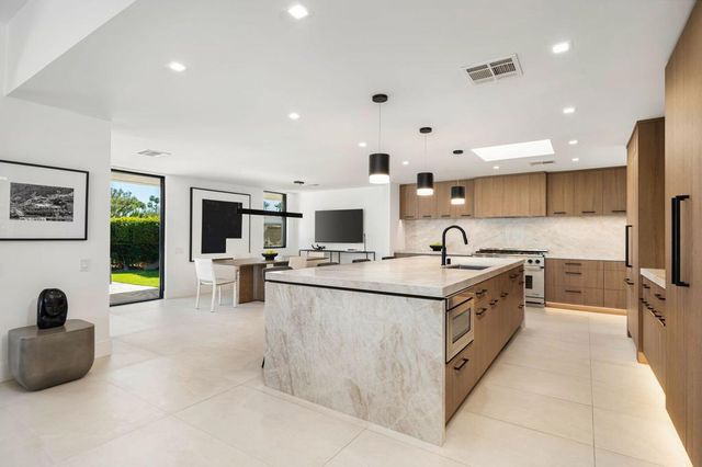 14 Creekside Drive, Rancho Mirage, CA 92270