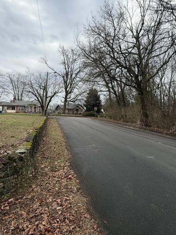 2700 Fairview Drive, Chattanooga, TN 37406