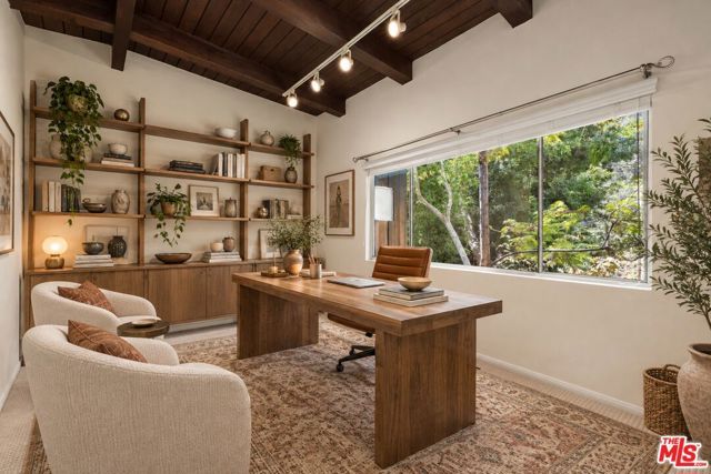 2370 Nichols Canyon Road, Los Angeles, CA 90046