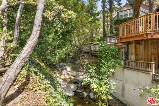 2370 Nichols Canyon Road, Los Angeles, CA 90046