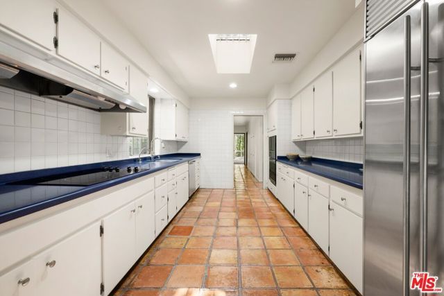 2370 Nichols Canyon Road, Los Angeles, CA 90046