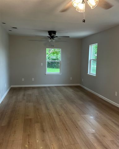 901 N Blanche Street, Terrell, TX 75160