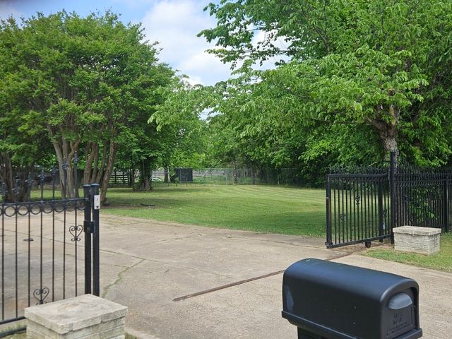 901 N Blanche Street, Terrell, TX 75160