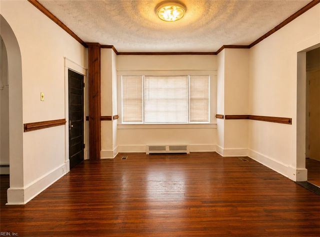 202 Hough AVE, Norfolk, VA 23523