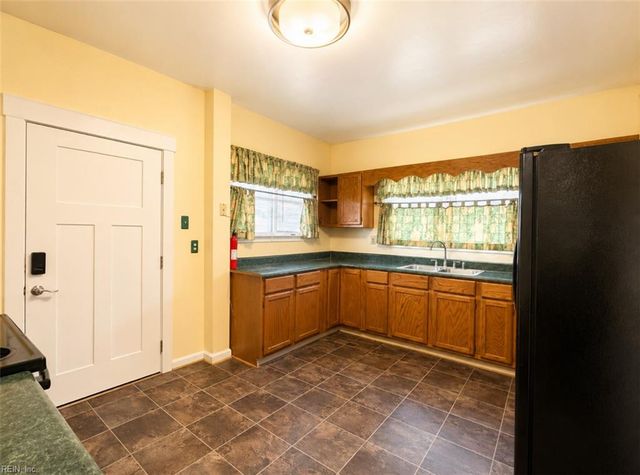 202 Hough AVE, Norfolk, VA 23523
