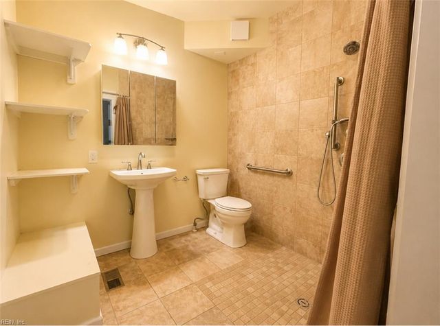 202 Hough AVE, Norfolk, VA 23523