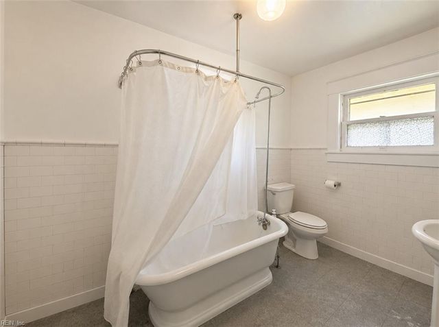 202 Hough AVE, Norfolk, VA 23523