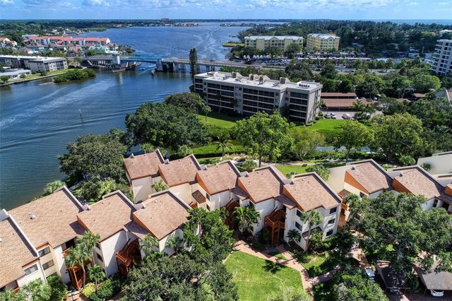1800 COVE II PLACE 213, Sarasota, FL 34242