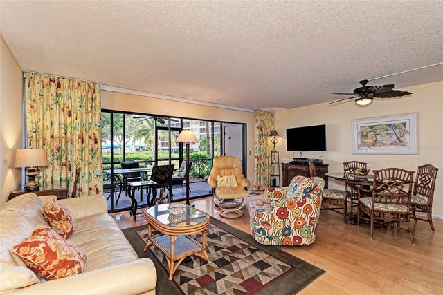 1800 COVE II PLACE 213, Sarasota, FL 34242